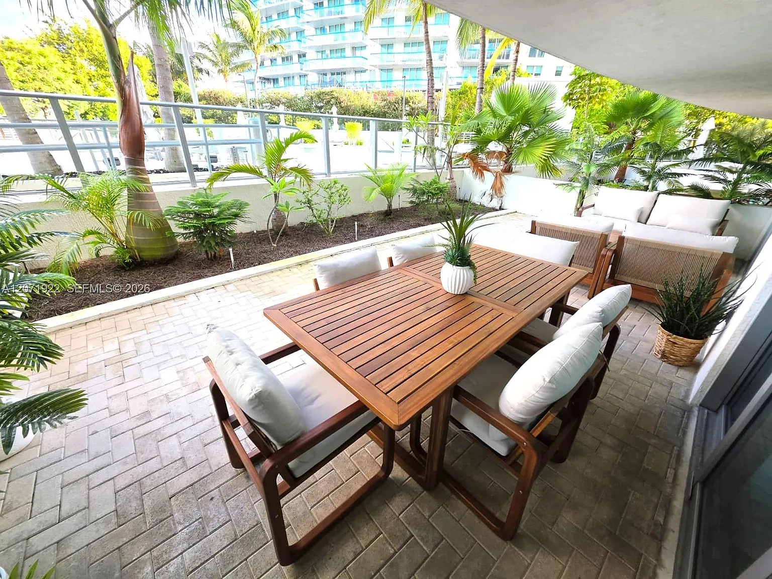 Amd Pl Of 2nd Ocean Front — Photo 1
