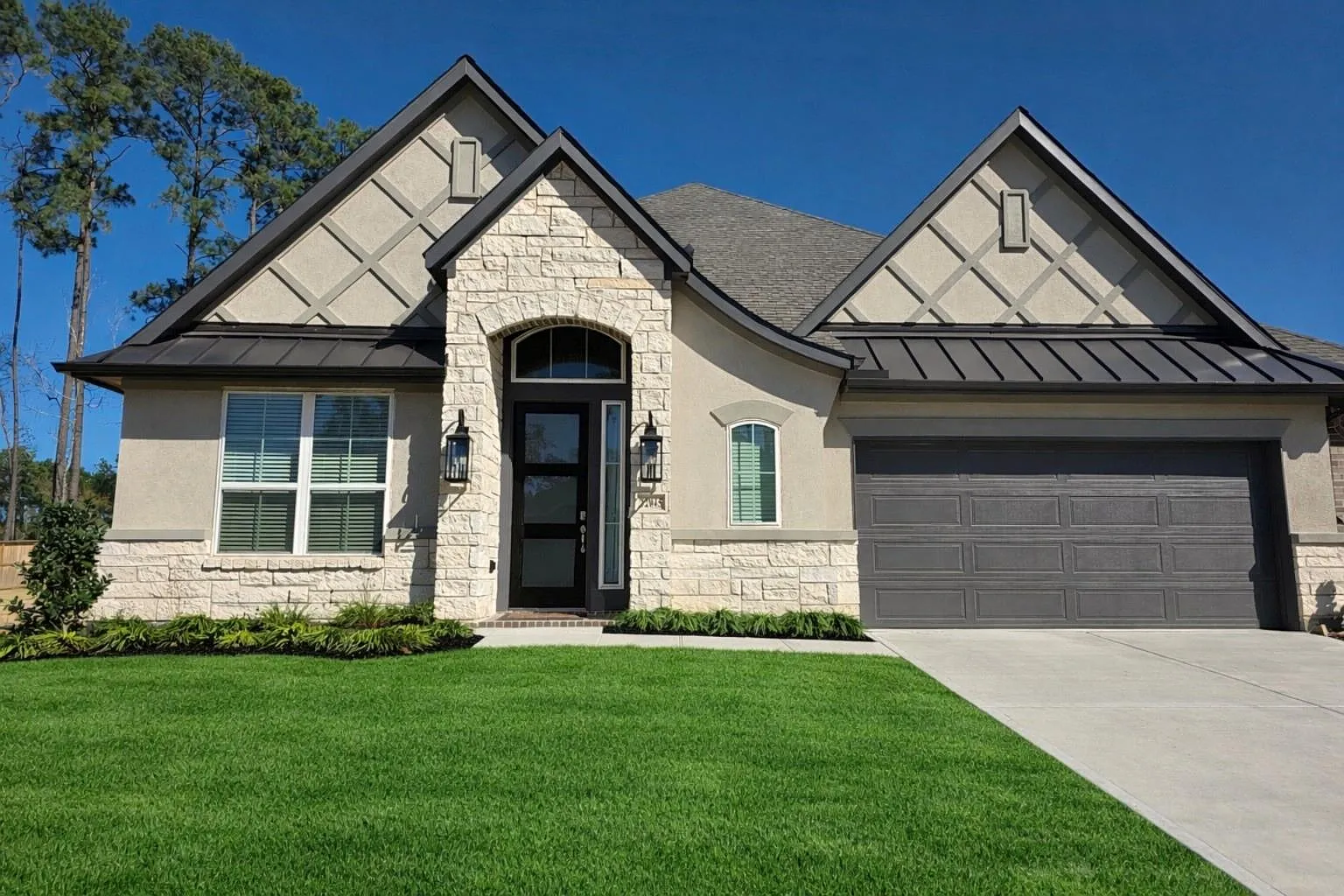 3 bed, 3.5 bath, 2855 sqft, $3,950 — Photo 1