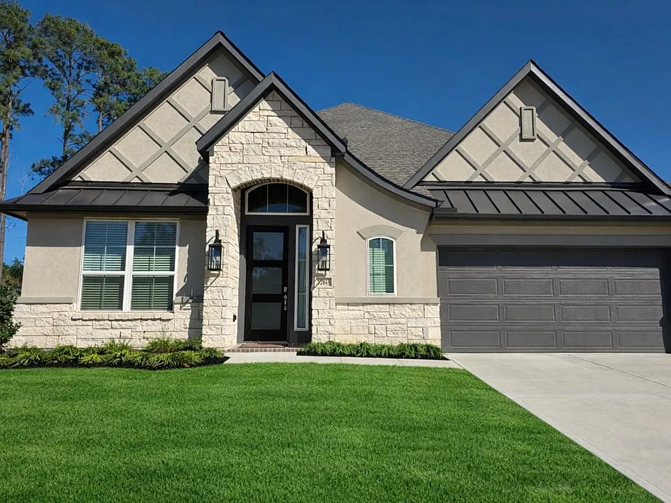 22045 Gateway Arch Dr
