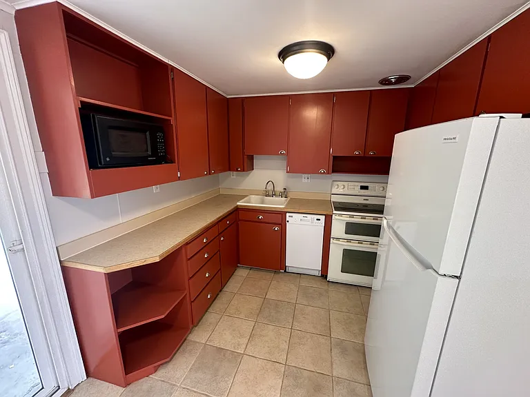 705 S Ione St — Photo 5