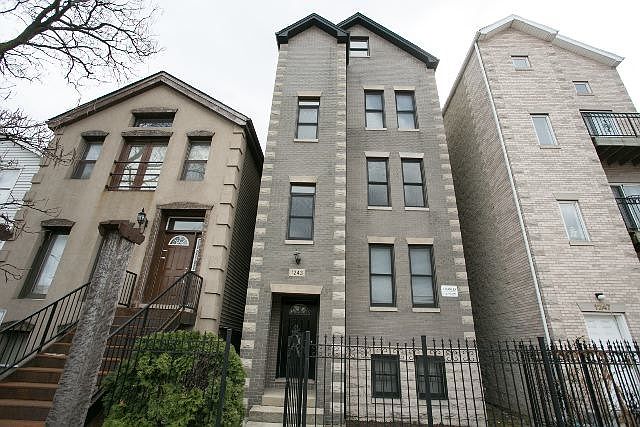 1st image of 1243 W Erie St APT 02