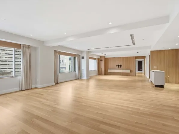 1 Huntington Ave APT 903, Boston, MA 02116