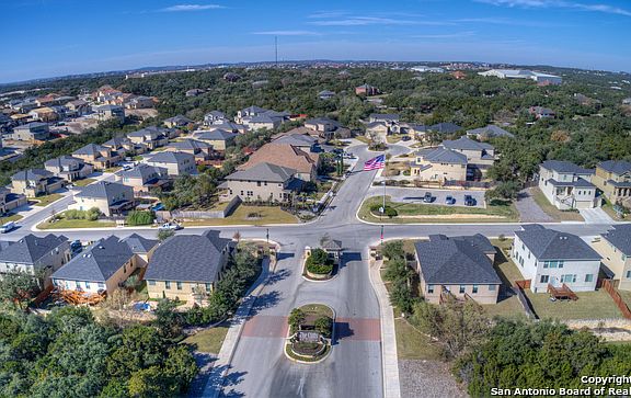 4th image of 23038 Woodlawn Rdg
