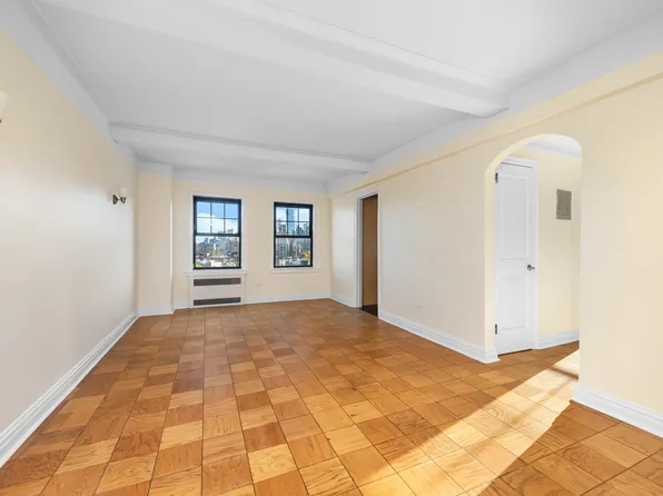 95 Christopher Street image 1 of 6