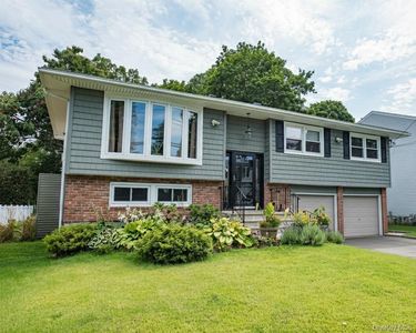 38 E 21st Street, Huntington Station, NY, 11746