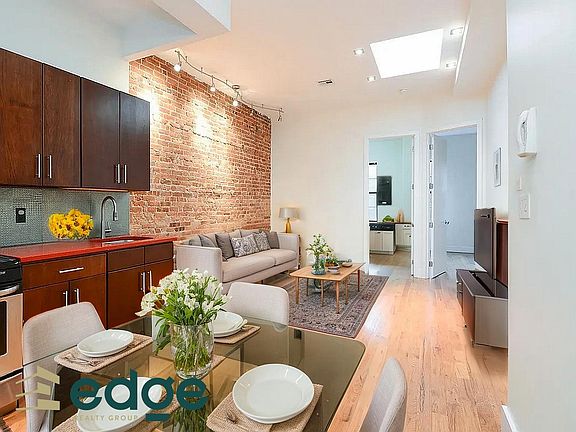 3rd image of 694 Franklin Ave #4