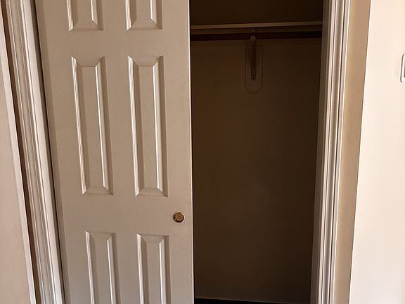 5th image of 17 Blossom St #1