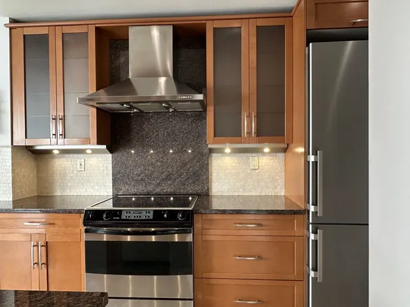 600 Harbor Boulevard image 9 of 32