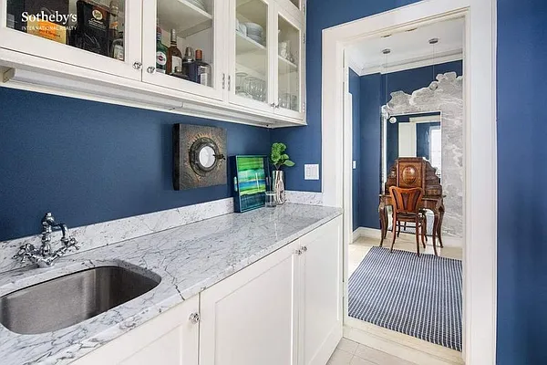 Sold by Sotheby's International Realty | media 7