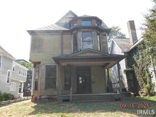 1st image of 813 SE Riverside Dr