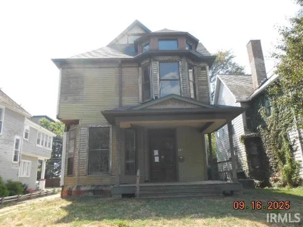 813 SE Riverside Dr, Evansville, IN 47713