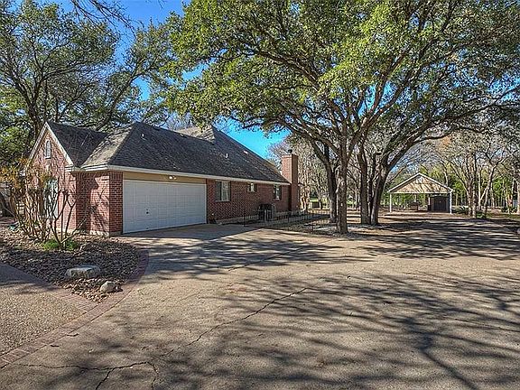 4th image of 611 Willow Creek Cir