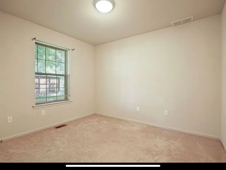 401 Hickman Ave — Photo 6