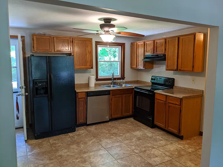 Desforge Ln — Photo 18