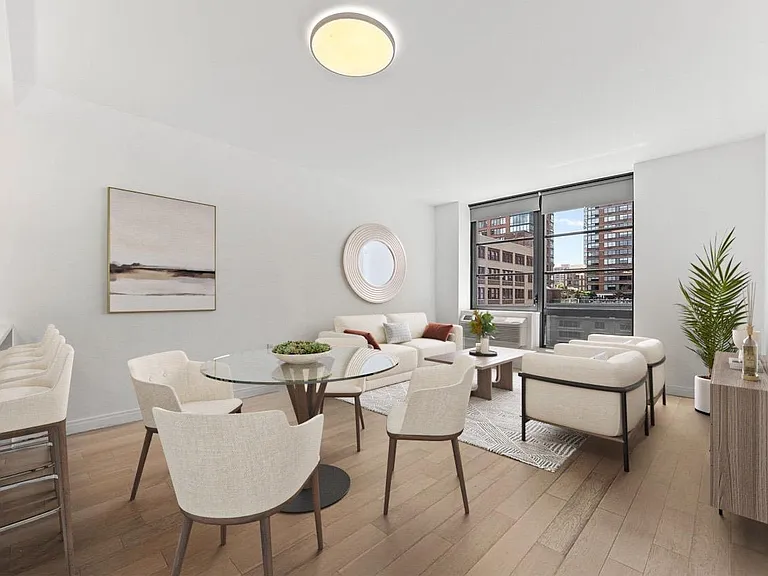 160 1st St #910 — Photo 2