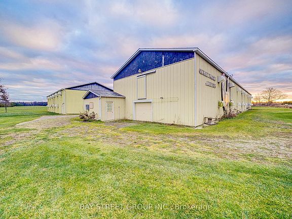 4th image of 84 McDowell Rd E