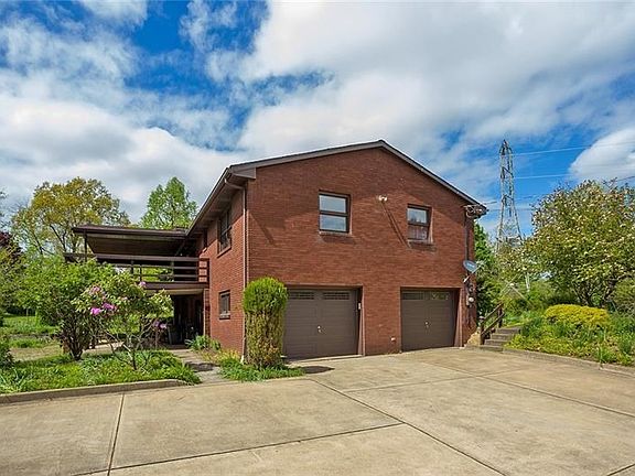 3rd image of 4996 Northlawn Cir