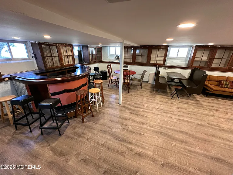 203 16th Ave — Photo 3
