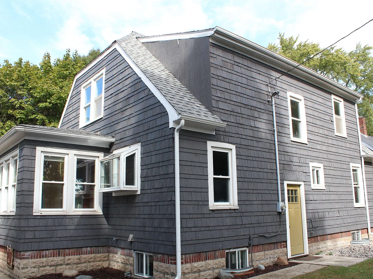 4 bed, 1.5 bath, 1795 sqft, $1,900 — Photo 3