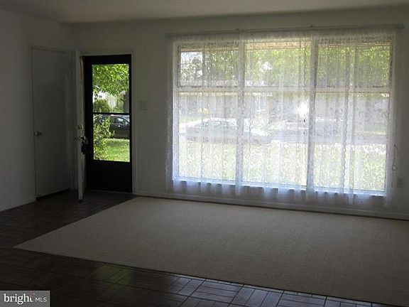 4th image of 5006 Treetop Ln