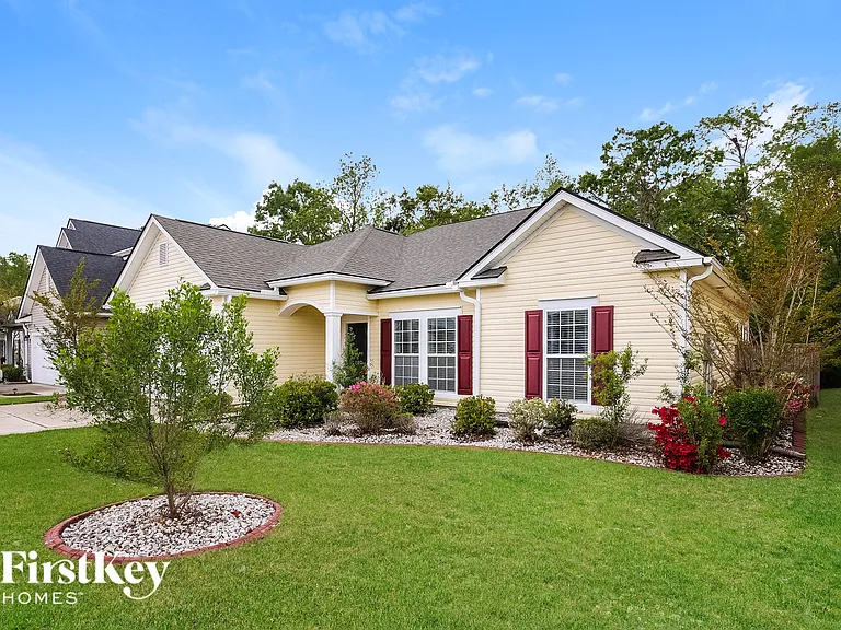 242 Mayfield Dr — Photo 2