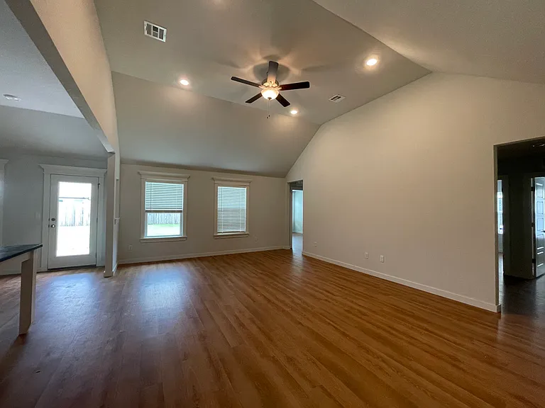 12451 S Norwood Ave E — Photo 2