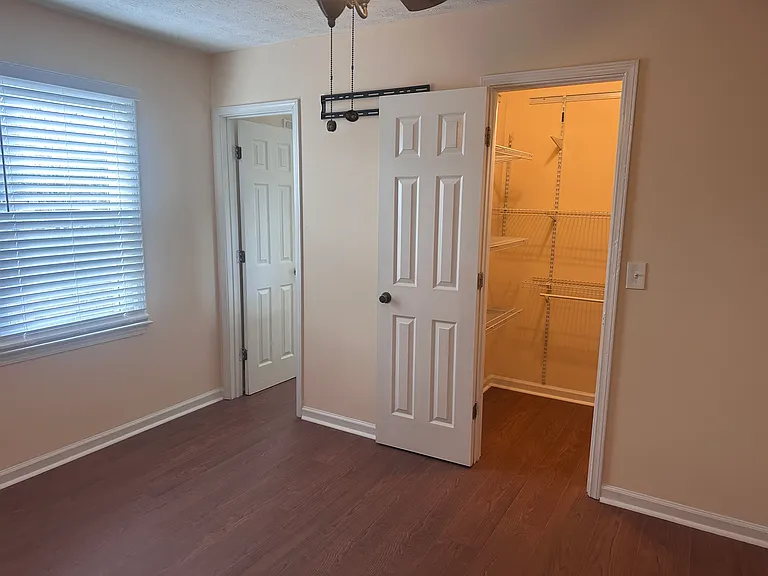 1002 Carla Pl — Photo 5