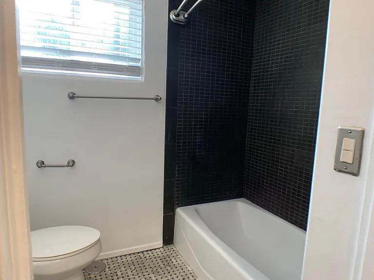 1316 Lemoyne St #20 — Photo 8