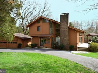 11205 Raehn Ct, Great Falls, VA 22066