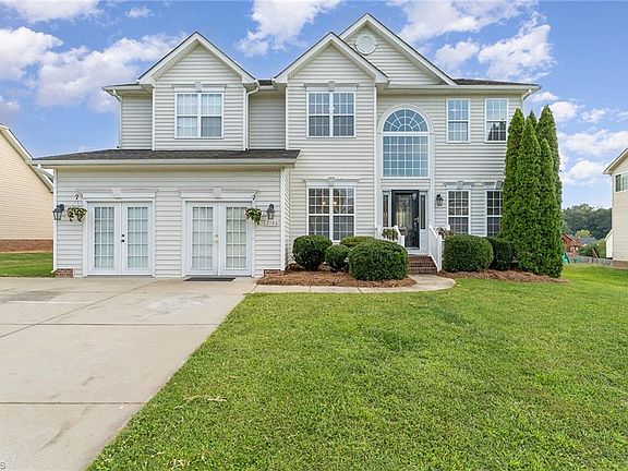 4th image of 2186 McLaughlin Dr