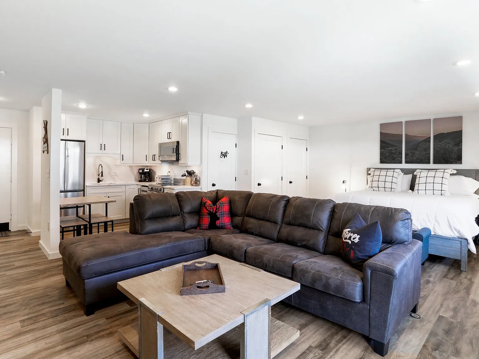 1 bed, 640 sqft, $2,000 — Photo 2