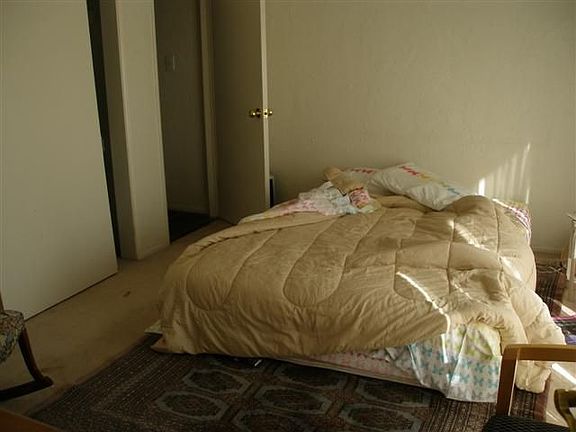 4th image of 5540 Owensmouth Ave APT 212