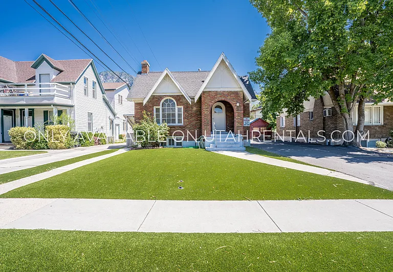 442 N 200 E #3 — Photo 2