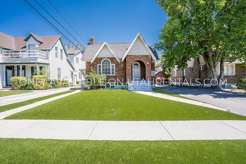 Building Photo - 442 N 200 E #3