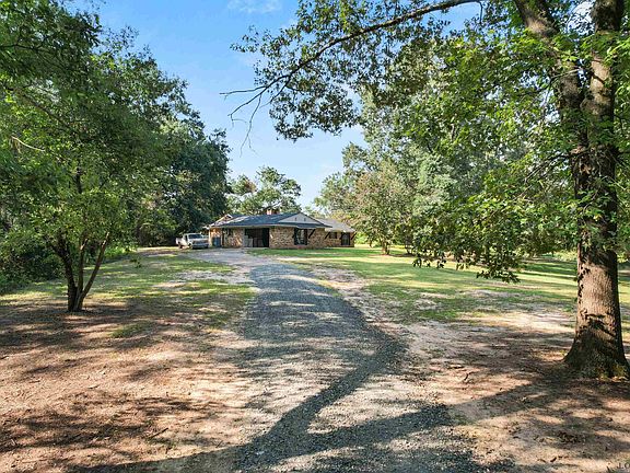 3rd image of 561 County Road 1100