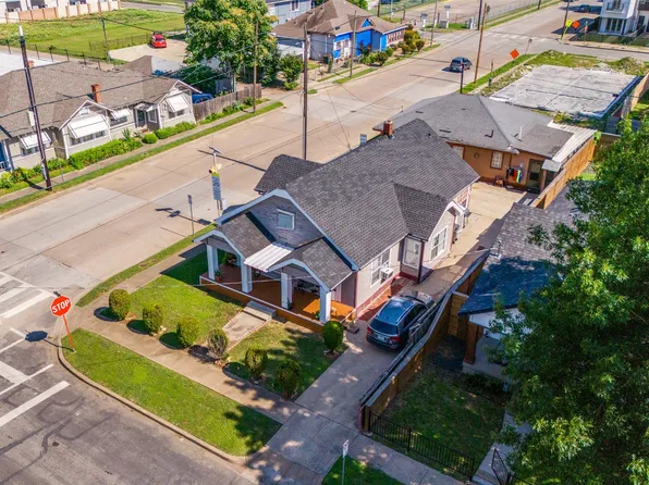 600 W 8th St, Dallas, TX 75208