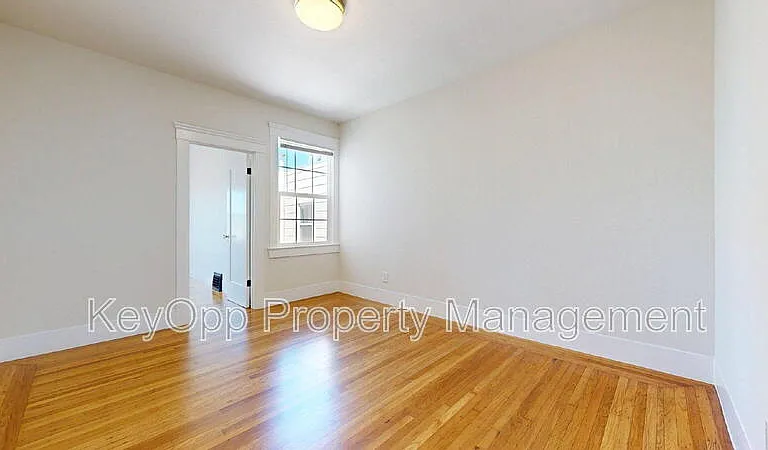 1608 Balboa St — Photo 13