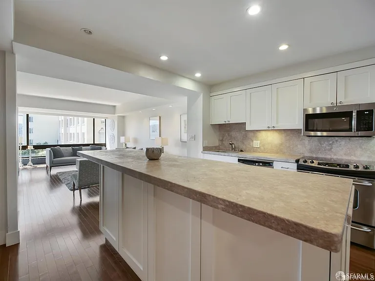 1177 California St #312 — Photo 7