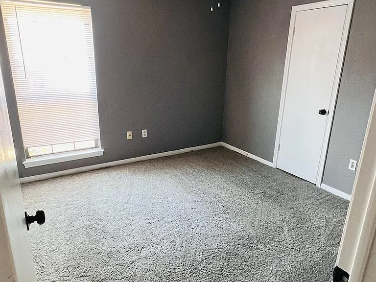 101 Chestnut Dr — Photo 12