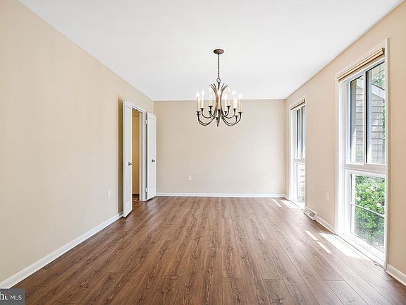 5th image of 11814 Blue Spruce Rd