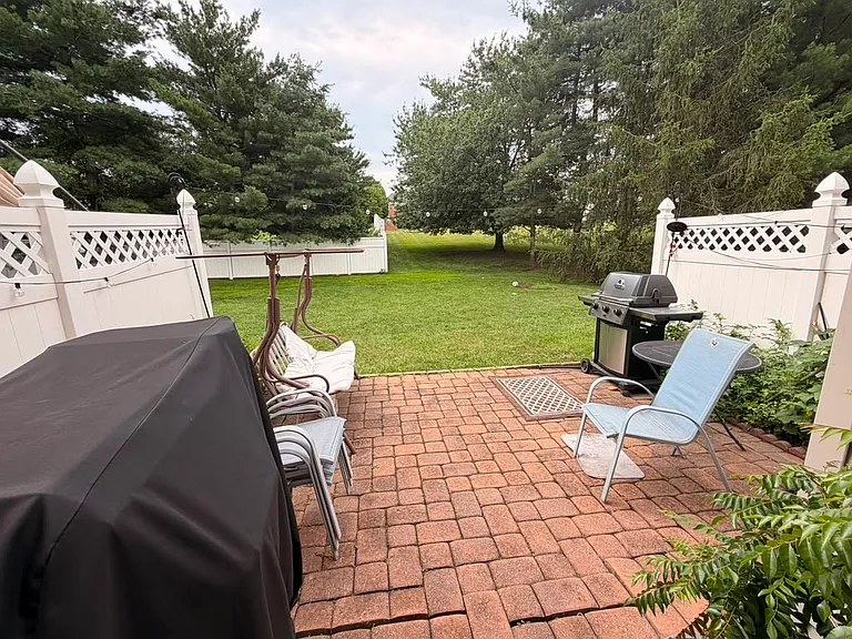 83 Maria Ct — Photo 13