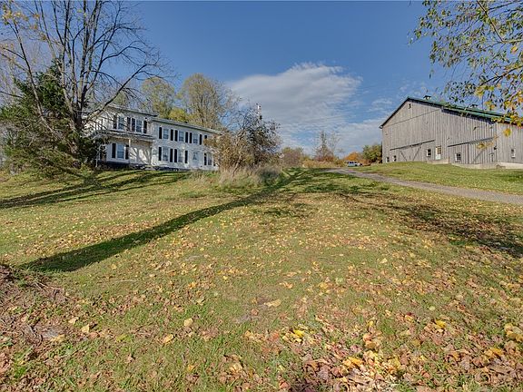 2nd image of 285 Shew Hollow Rd