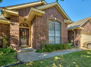 2035 Ridgeview Rd, Midwest City, OK 73130