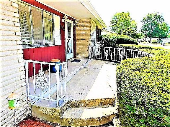 3rd image of 2909 Elmwood St