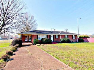 612 Midland Ave, Muscle Shoals, AL 35661
