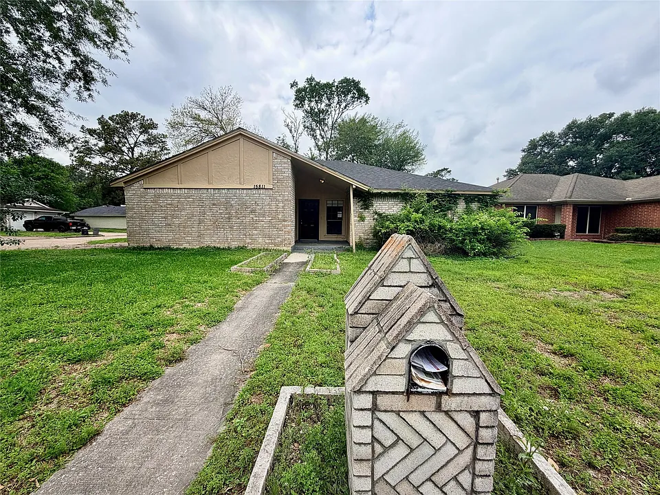 15811 Nutcracker Ct