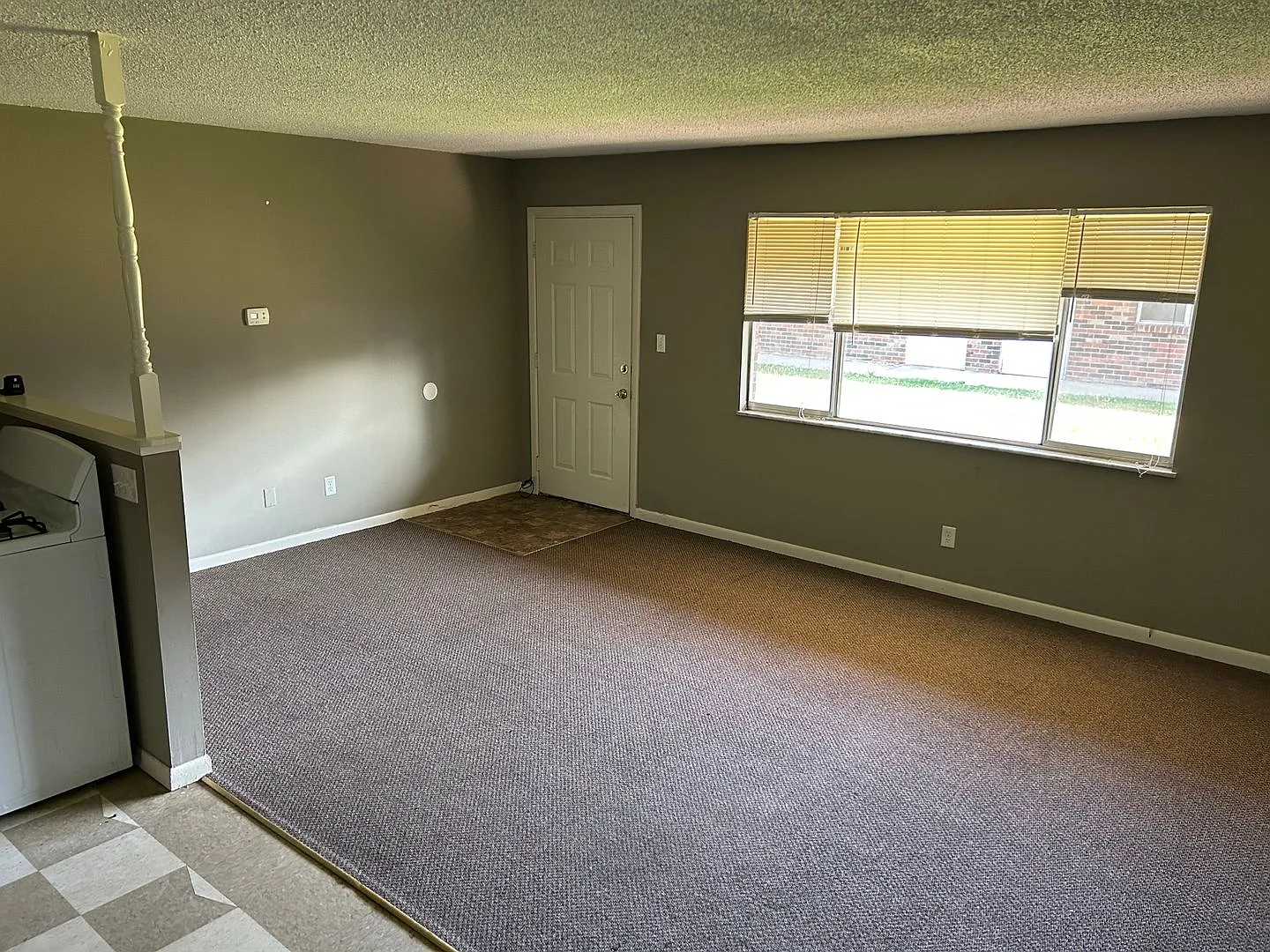 217 N Hamilton Apt 8 — Photo 2