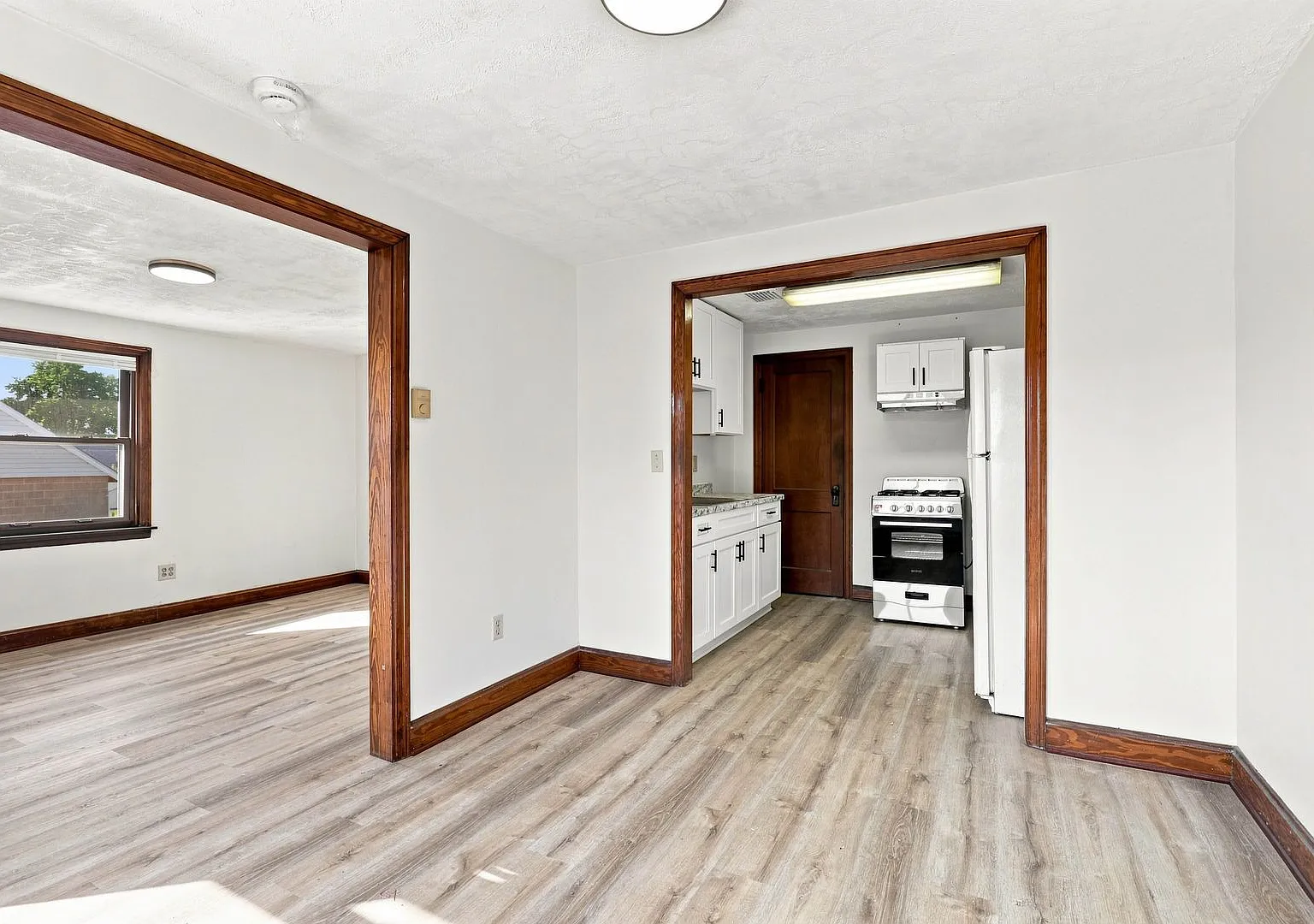 401-409 N Market St — Photo 1