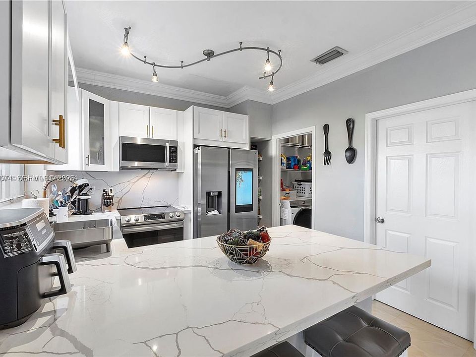 1st image of 4960 SW 136th Ave #4960