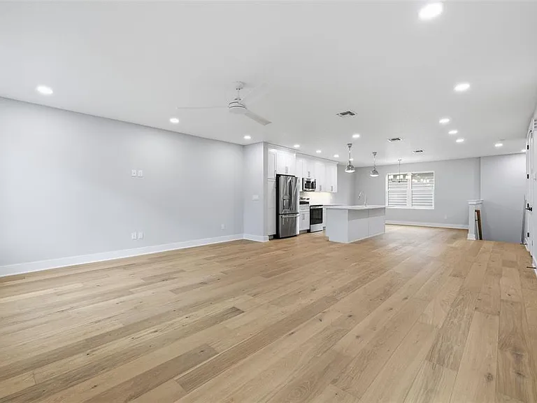 4208 W Carmen St #C — Photo 17